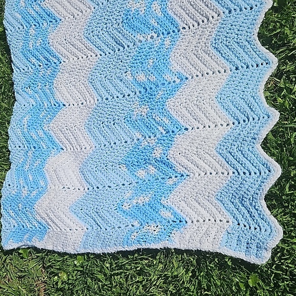 Hand Crafted Handmade Crochet Lacy Chevron Stitch Blue White Blanket Baby afghan - Picture 6 of 17